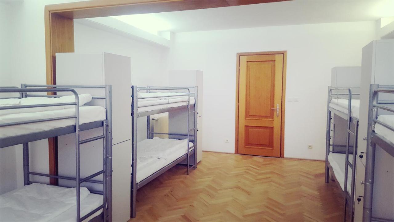 Sleep Hostal Bucarest